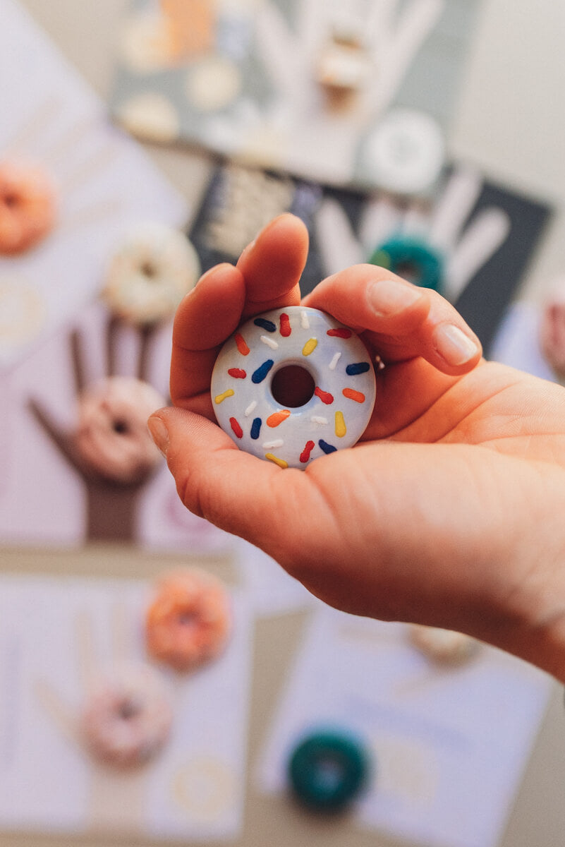 Eine Handvoll Wunder - Donut Streusel - Handschmeichler aus Keramik