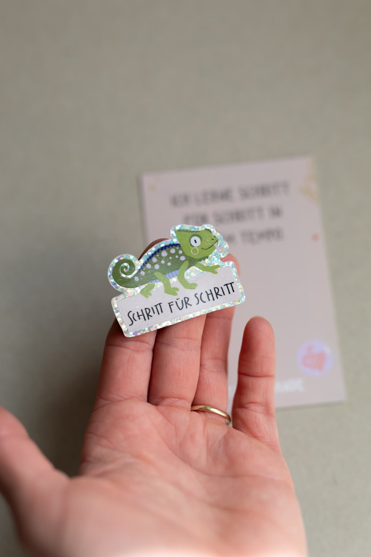 Glitzersticker mit Affirmation im 3er Set – A7 Kärtchen „Ich lerne Schritt für Schritt“ – Mutmacher für Kinder