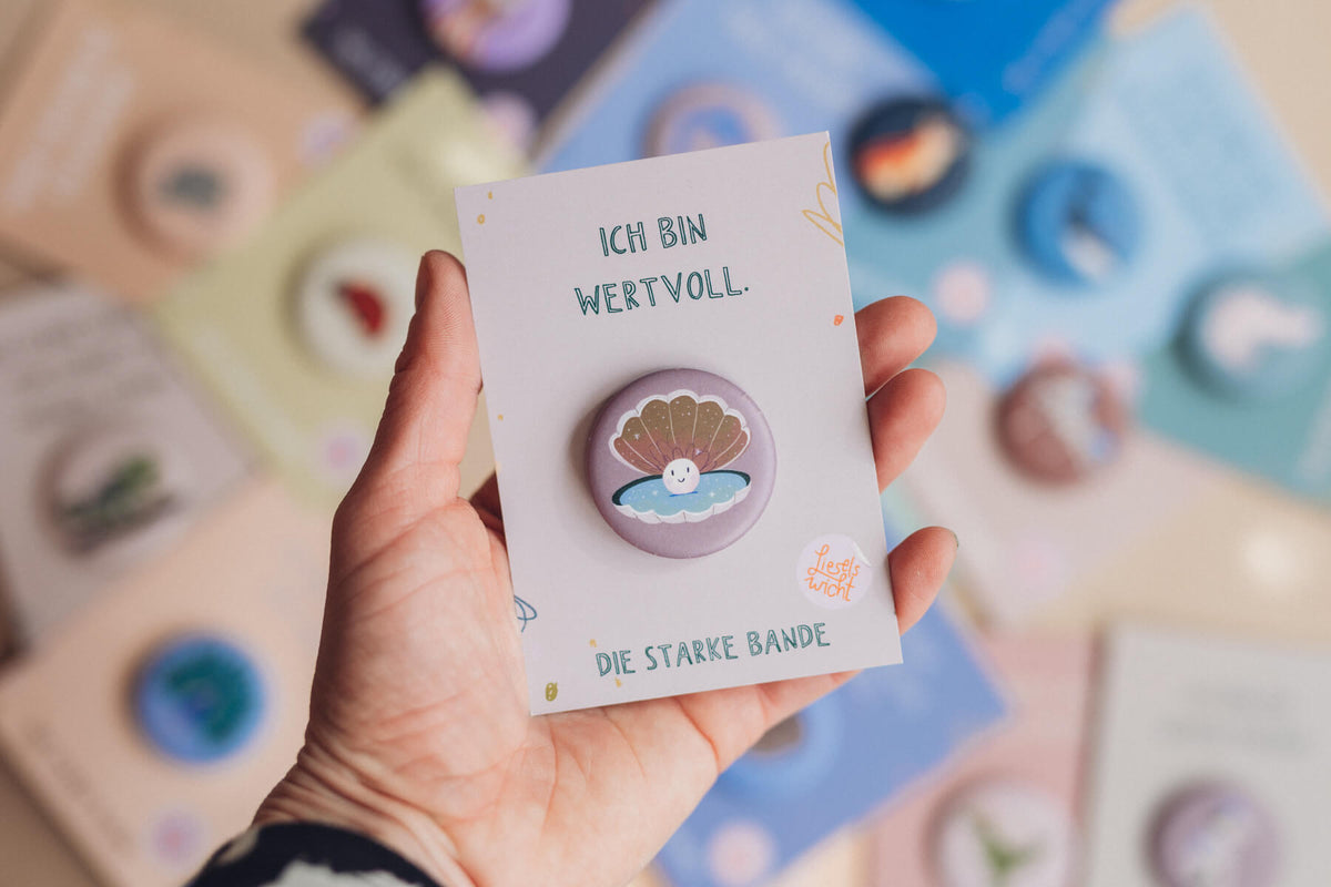 Button mit Affirmation - Muschel - Ich bin wertvoll - die starke Bande