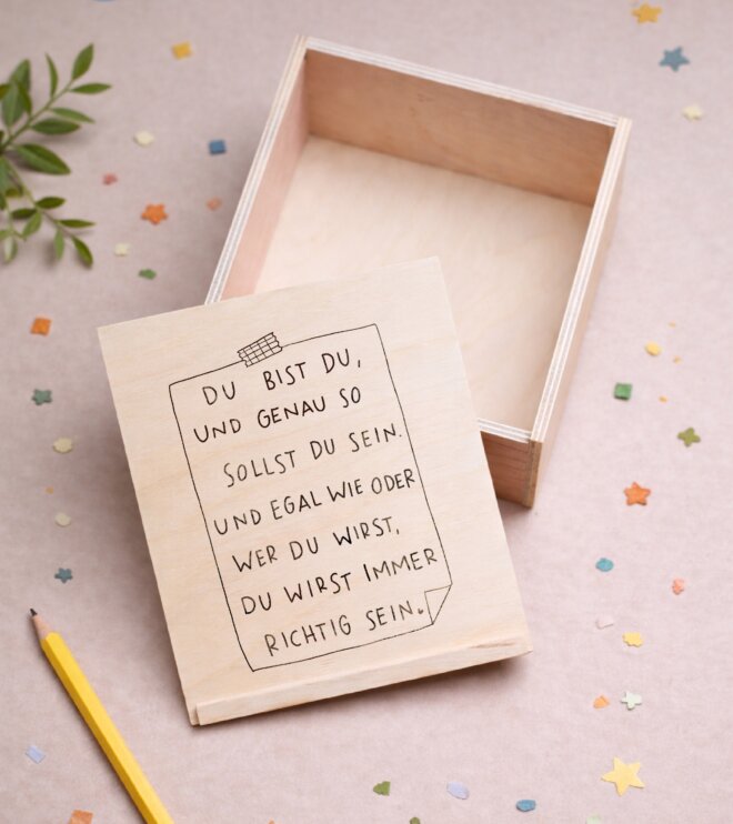 graviertes Holzkästchen für Kinder - Du bist Du + passende Klappkarte