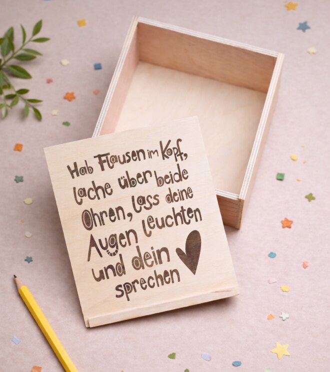graviertes Holzkästchen für Kinder - Flausen + passende Karte
