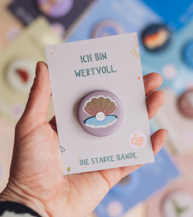Button mit Affirmation - Muschel - Ich bin wertvoll - die starke Bande